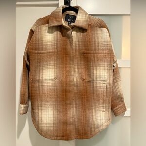 NWT!! CUTS clothing. Women’s brushed wool shacket. Color orchard tan. Size M/L.